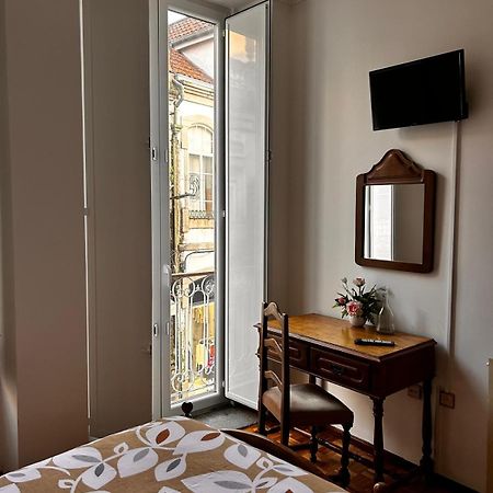 Residencial Real - Antiga Rosas Bed and Breakfast Vila Real Eksteriør billede